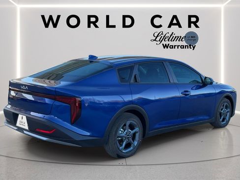 New 2025 Kia K4 LXS image 3