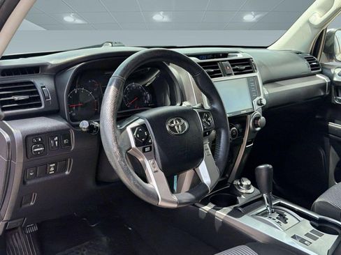 Used 2020 Toyota 4Runner SR5 AWD/4WD image 4