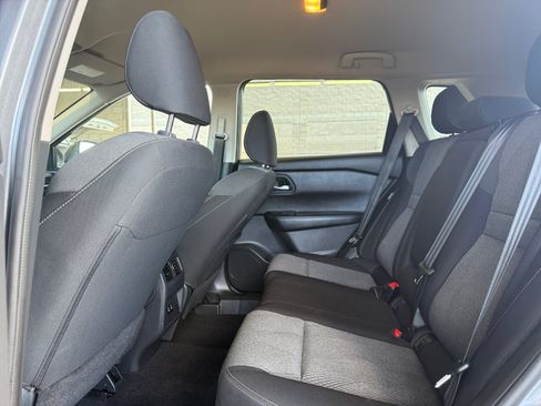 Used 2025 Nissan Rogue SV FWD image 25