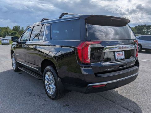 Used 2022 GMC Yukon XL SLT w/ SLT Premium Package AWD/4WD image 8