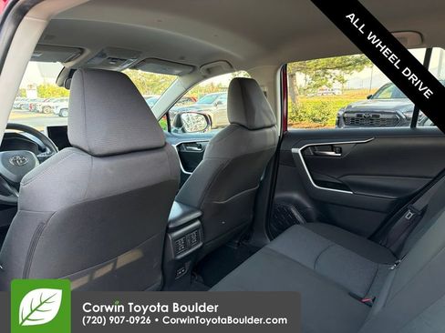 Used 2025 Toyota RAV4 XLE AWD/4WD image 21