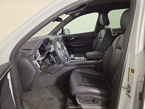 Used 2025 Audi Q7 3.0T Premium Plus AWD/4WD image 12