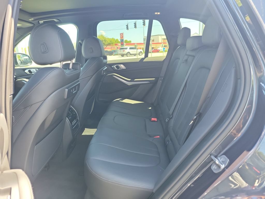 Used 2022 BMW X5 xDrive45e AWD/4WD image 13