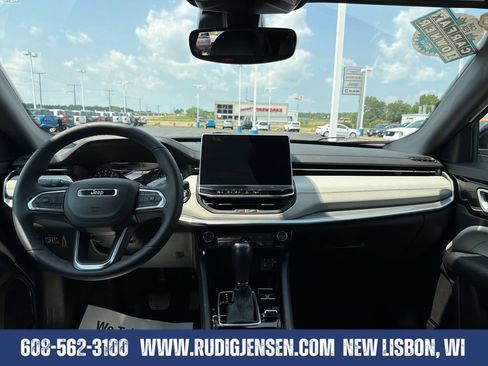 Used 2025 Jeep Compass Limited AWD/4WD image 12