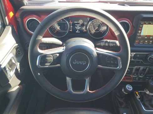 Used 2023 Jeep Wrangler Rubicon image 17