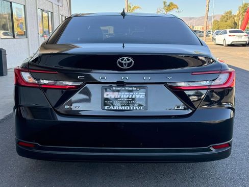 Used 2025 Toyota Camry LE image 5