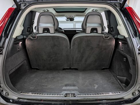 Used 2025 Volvo XC90 B6 Plus image 24