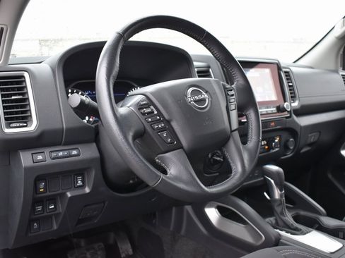 Used 2022 Nissan Frontier SV w/ Technology Package image 10