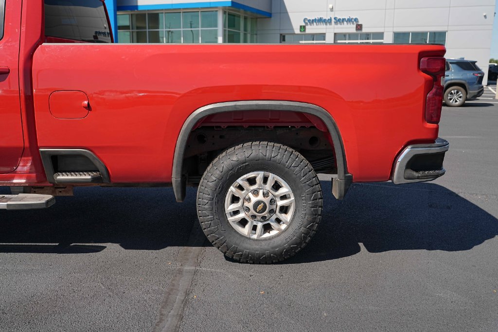 Used 2025 Chevrolet Silverado 2500 LT w/ Convenience Package AWD/4WD image 13
