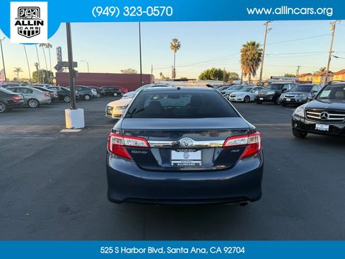 Used 2014 Toyota Camry XLE w/ Convenience Package image 6