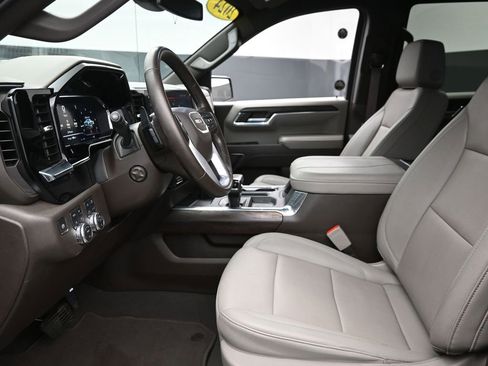 Used 2024 GMC Sierra 1500 SLT w/ SLT Premium Plus Package image 18