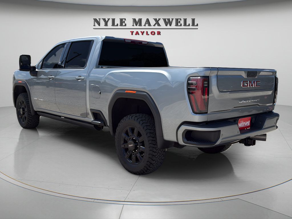 Used 2024 GMC Sierra 2500 AT4 w/ AT4 Premium Plus Package AWD/4WD image 11