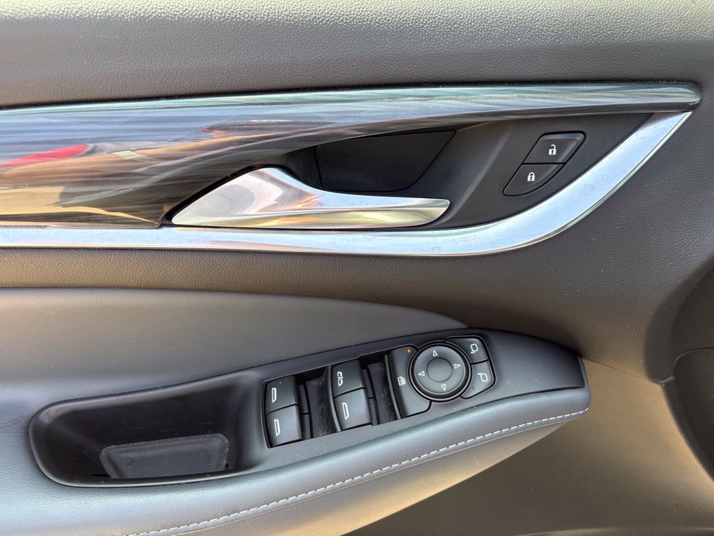 Used 2021 Buick Enclave Essence FWD image 14
