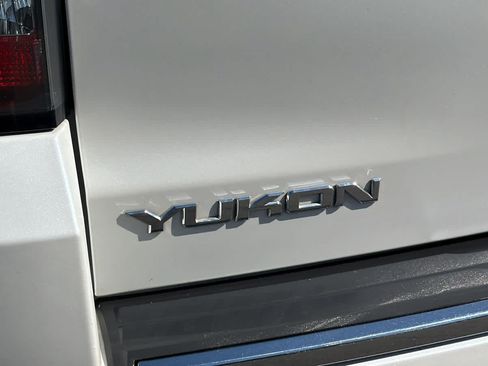Used 2016 GMC Yukon Denali w/ Open Road Package AWD/4WD image 28