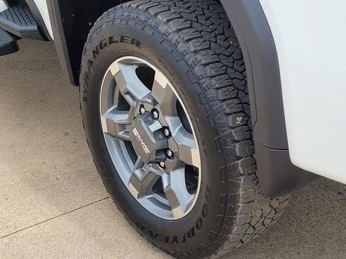 New 2026 GMC Sierra 2500 SLT AWD/4WD image 7