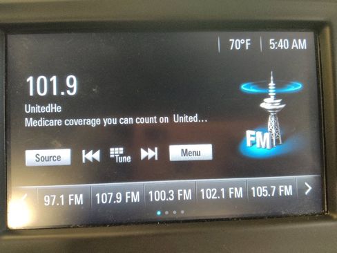 Used 2018 Chevrolet Malibu LT image 25