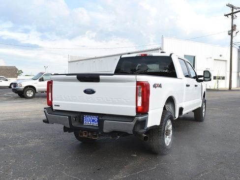Used 2023 Ford F250 XLT AWD/4WD image 4