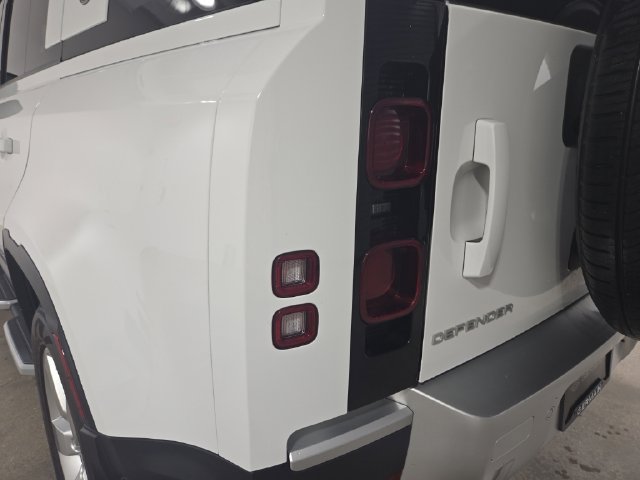 Used 2023 Land Rover Defender 110 S AWD/4WD image 21