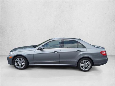 Used 2010 Mercedes-Benz E 550 Sedan image 7