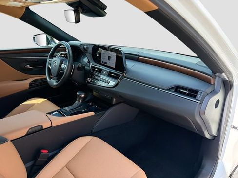Used 2025 Lexus ES 350 w/ Premium Package FWD image 14