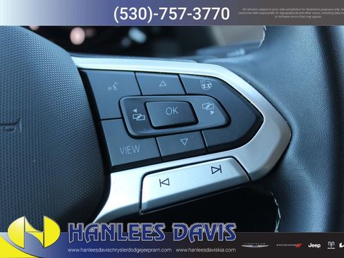 Used 2024 Volkswagen Atlas SE image 31