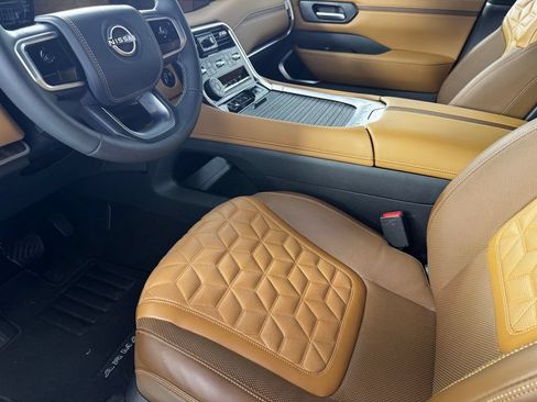 Used 2025 Nissan Armada Platinum Reserve AWD/4WD image 10