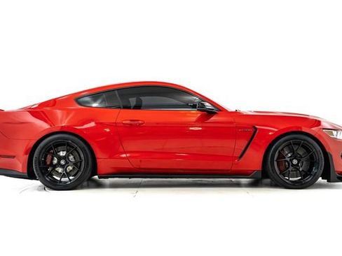 Used 2016 Ford Mustang Shelby GT350 w/ Technology Package RWD image 5