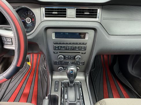 Used 2014 Ford Mustang Convertible image 26