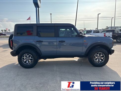 Used 2025 Ford Bronco Badlands image 7