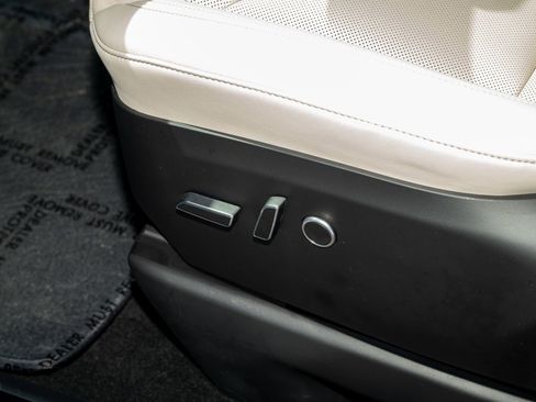 Used 2022 Tesla Model X Long Range image 54