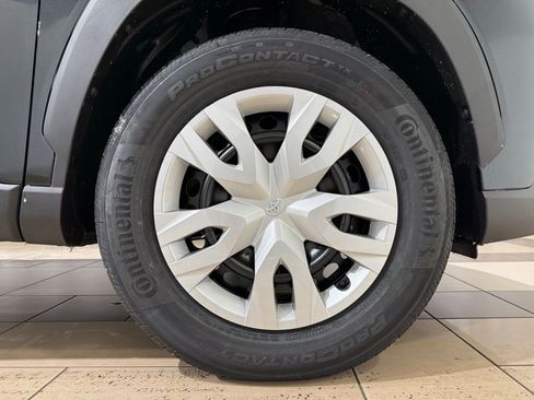 New 2026 Toyota Corolla Cross L image 9