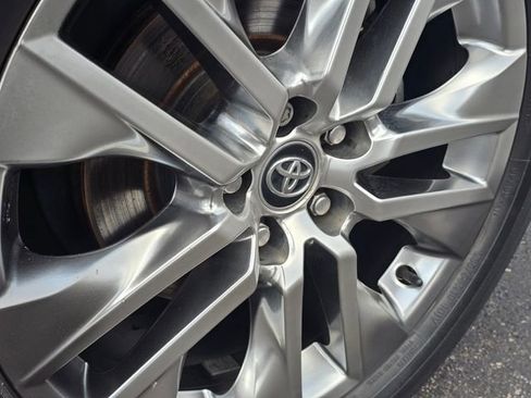 Used 2020 Toyota RAV4 XLE Premium image 7