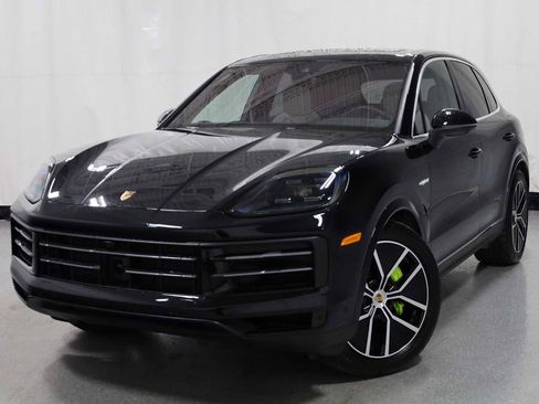 Certified 2025 Porsche Cayenne E-Hybrid AWD/4WD image 1