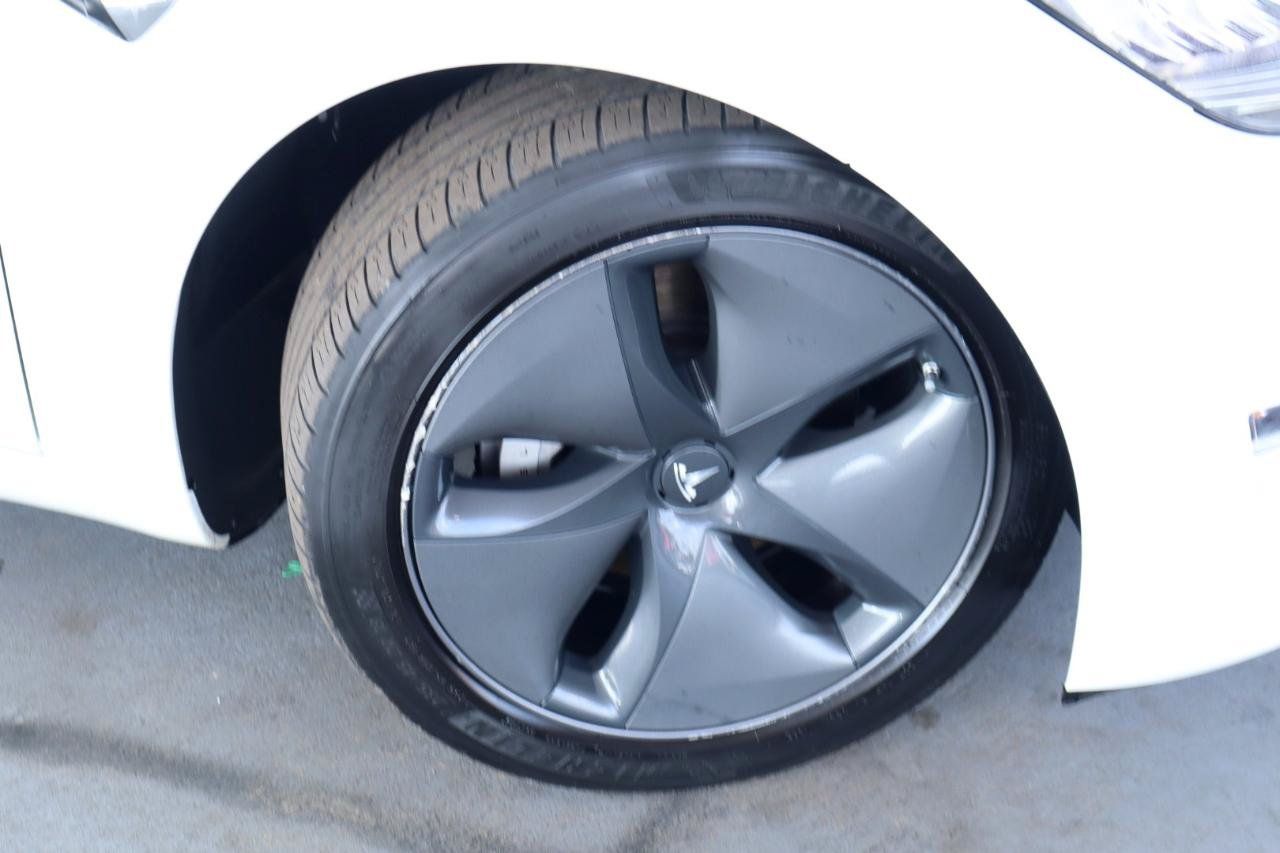 Used 2020 Tesla Model 3 Long Range AWD/4WD image 3