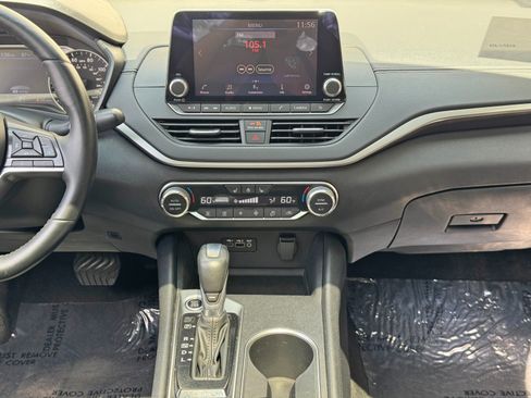 Used 2019 Nissan Altima 2.5 SV FWD image 22