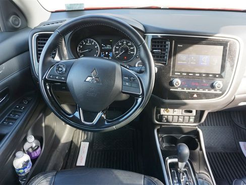 Used 2020 Mitsubishi Outlander SEL image 6