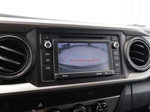 Used 2019 Toyota Tacoma SR5 AWD/4WD image 16