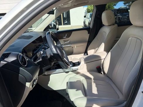 Used 2020 Mercedes-Benz GLB 250 4MATIC image 14