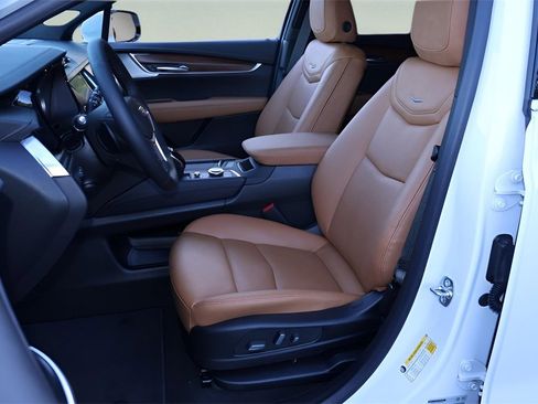 New 2026 Cadillac XT5 Premium Luxury w/ Driver Assist Package image 13