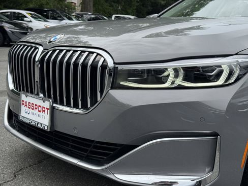 Used 2022 BMW 750i xDrive w/ Luxury Rear Seating Package AWD/4WD image 8