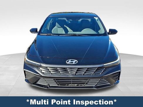Used 2024 Hyundai Elantra SEL image 3
