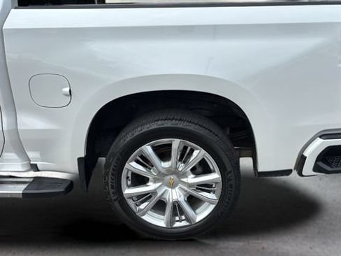 Used 2022 Chevrolet Silverado 1500 High Country w/ High Country Premium Package AWD/4WD image 37