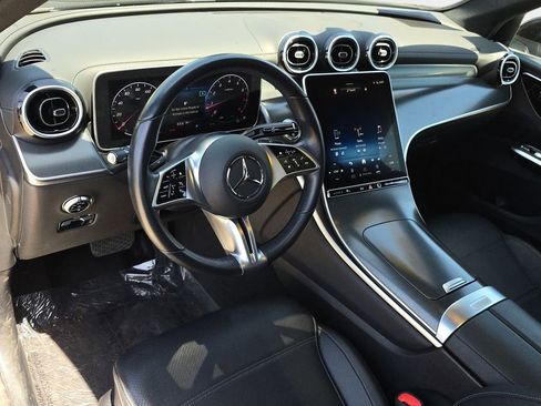Used 2024 Mercedes-Benz GLC 300 4MATIC image 19