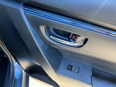 Used 2019 Toyota Corolla SE image 19