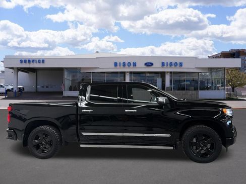 Used 2023 Chevrolet Silverado 1500 High Country w/ High Country Premium Package AWD/4WD image 2