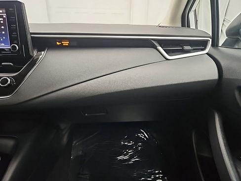 Used 2022 Toyota Corolla LE image 34