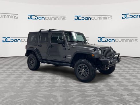 Used 2018 Jeep Wrangler Unlimited Sport S AWD/4WD image 2