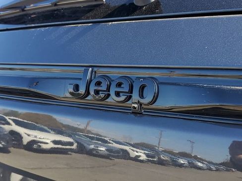 New 2025 Jeep Grand Cherokee Limited image 8