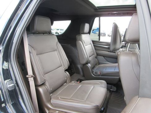 Used 2021 GMC Yukon Denali w/ Denali Premium Package AWD/4WD image 28