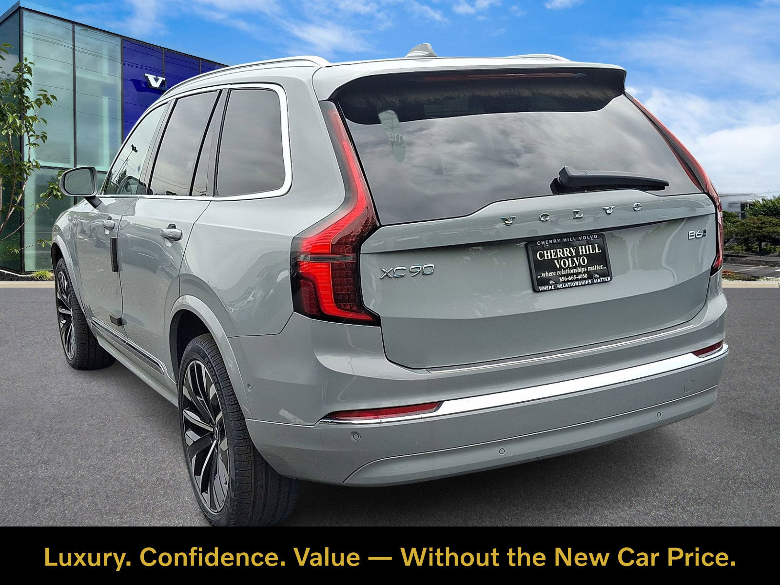 Certified 2026 Volvo XC90 B6 Plus w/ Protection Package Premier AWD/4WD image 3